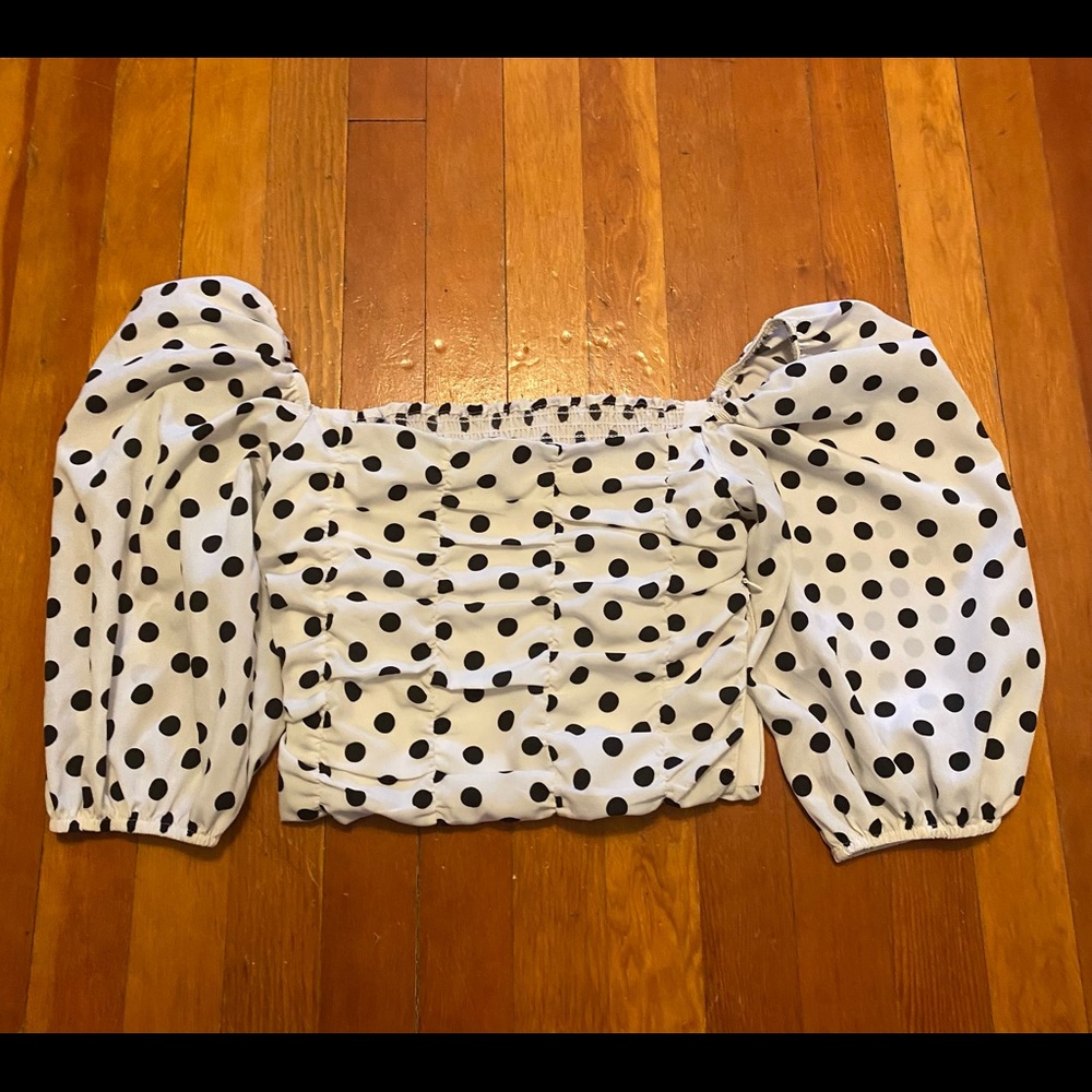 White and black Polka dot ruched crop top